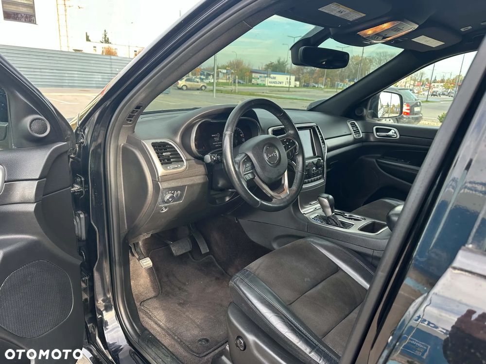 Jeep Grand Cherokee - 15