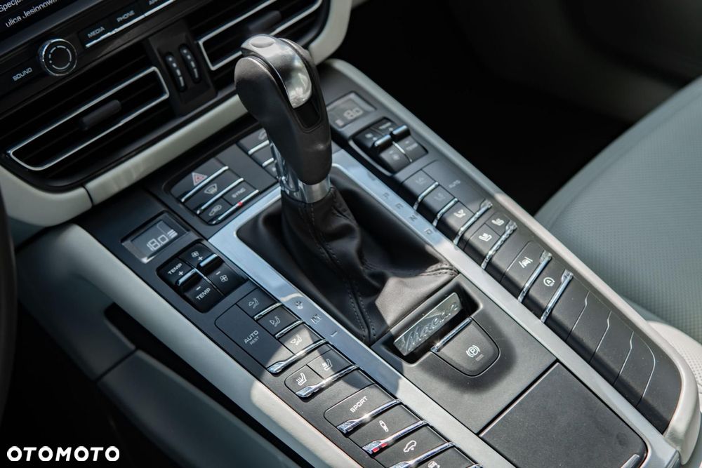 Porsche Macan Standard - 18