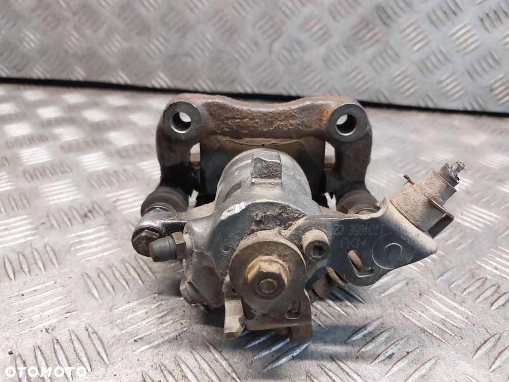 ZACISK HAMULCOWY LEWY TYŁ + PRAWY TYŁ SKODA FABIA I - 9