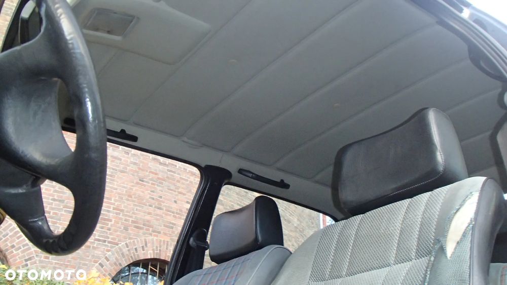 Volkswagen Golf 1.3 - 32