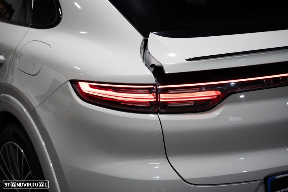 Porsche Cayenne Coupé E-Hybrid - 12