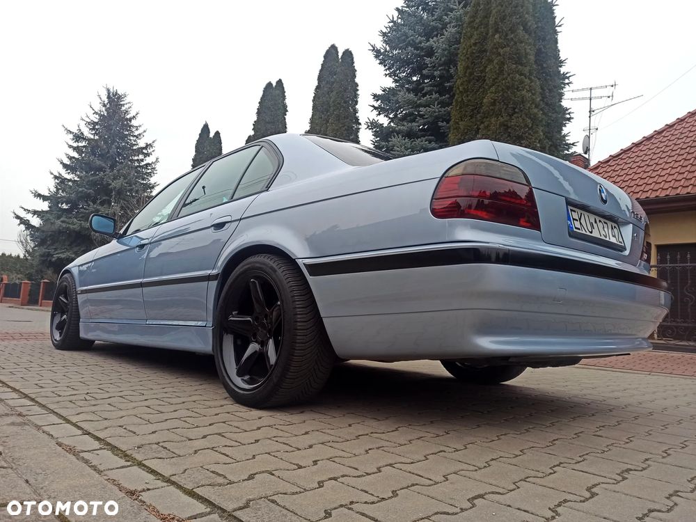 BMW Seria 7 - 20