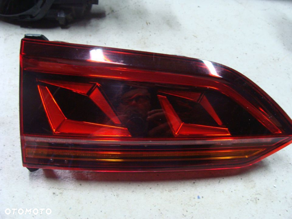 VW TOUAREG III lampa tylna lewa 760945307