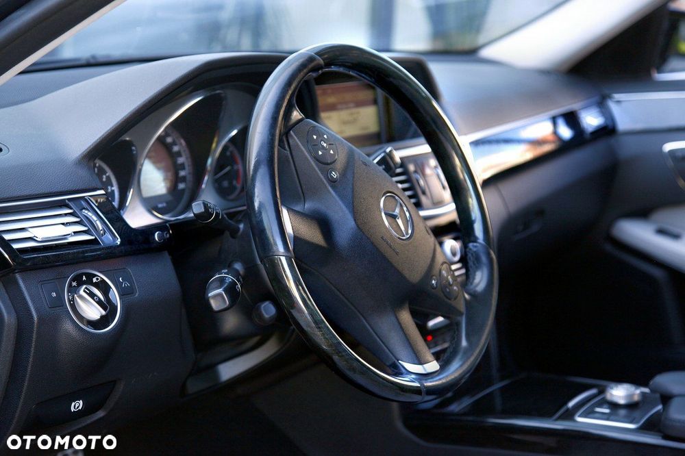 Mercedes-Benz Klasa E 350 CDI DPF 4Matic BlueEFFICIENCY 7G-TRONIC Avantgarde - 16