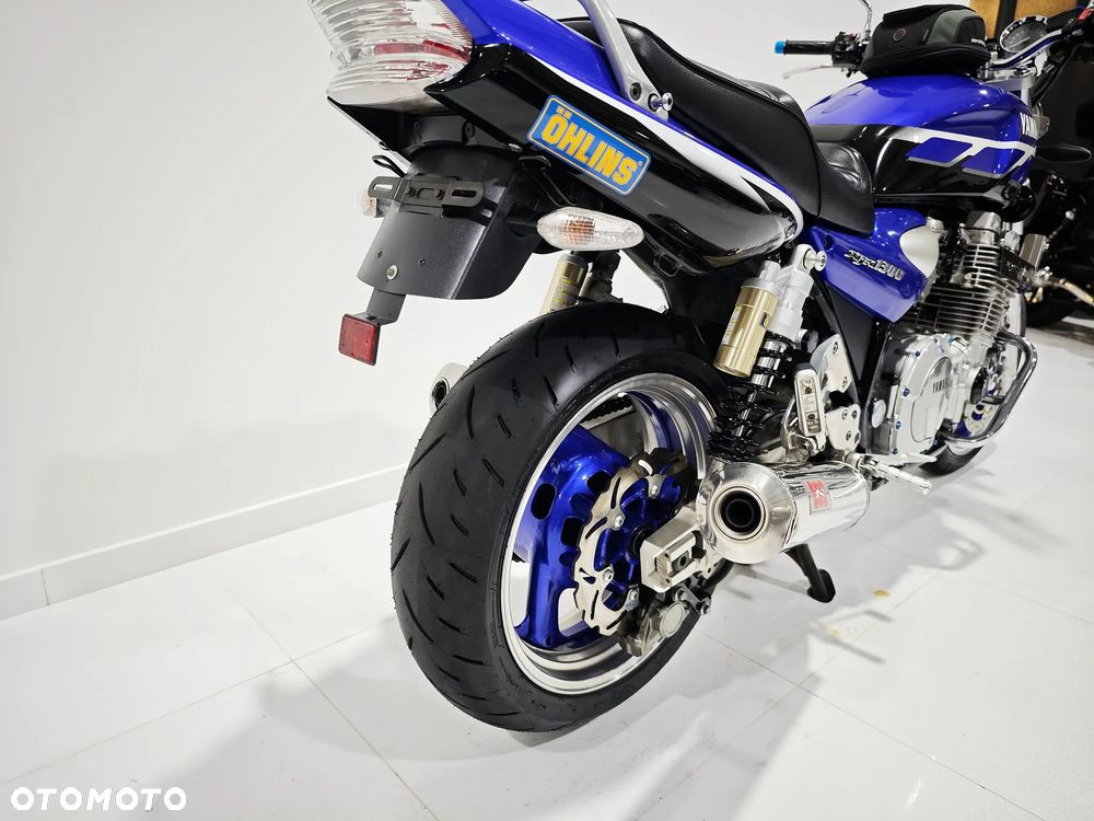 Yamaha XJR - 7