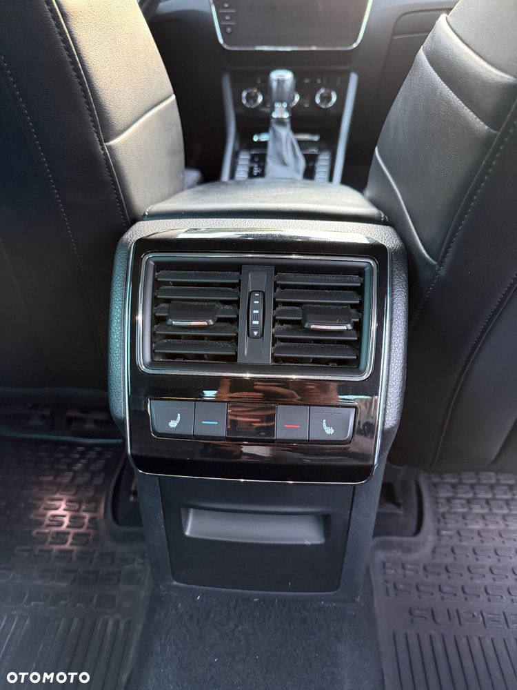 Skoda Superb 1.8 TSI L&K DSG - 27
