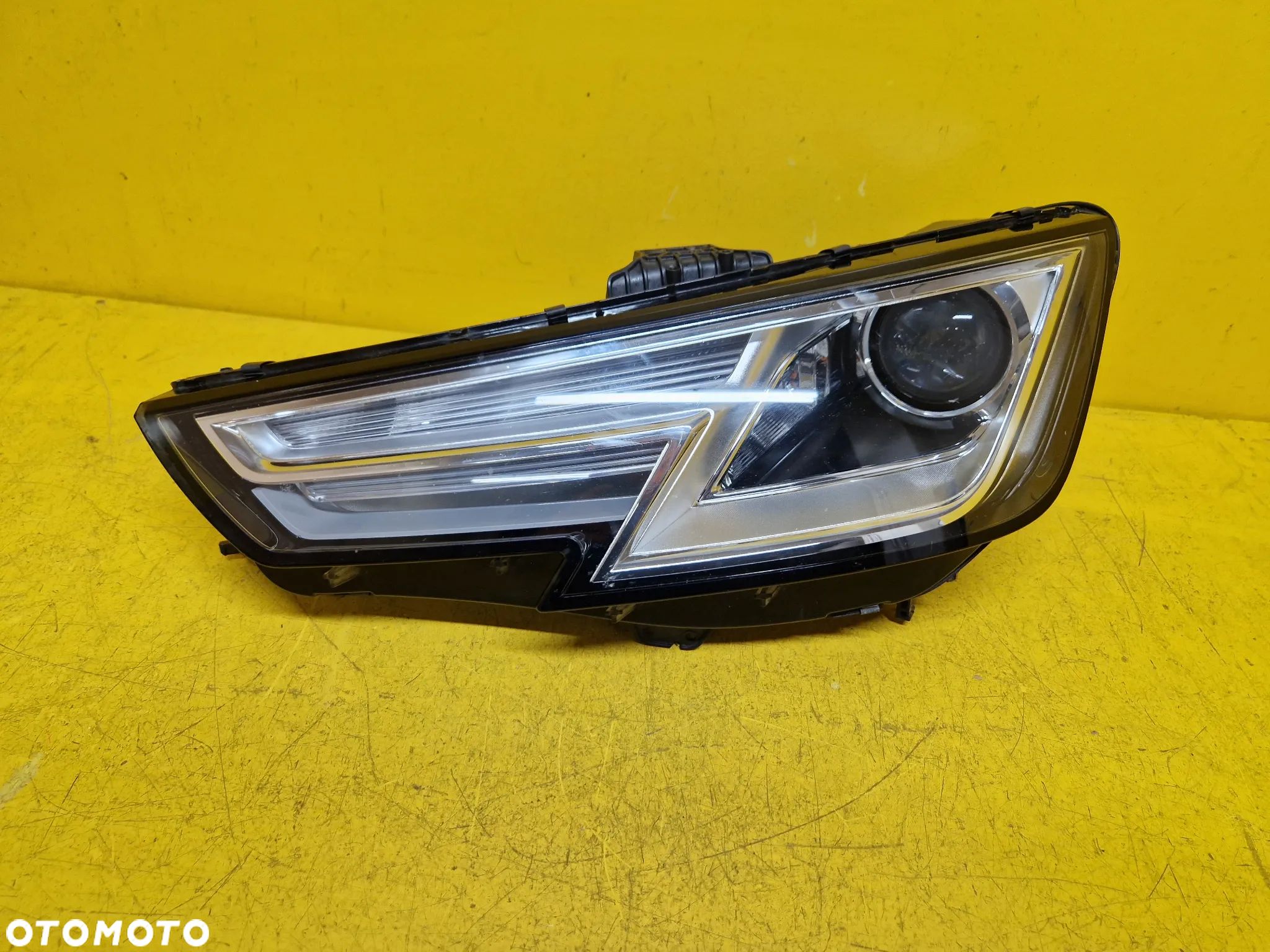 AUDI A4 B9 LAMPA LEWA PRZOD LED 8W0941005 - 1