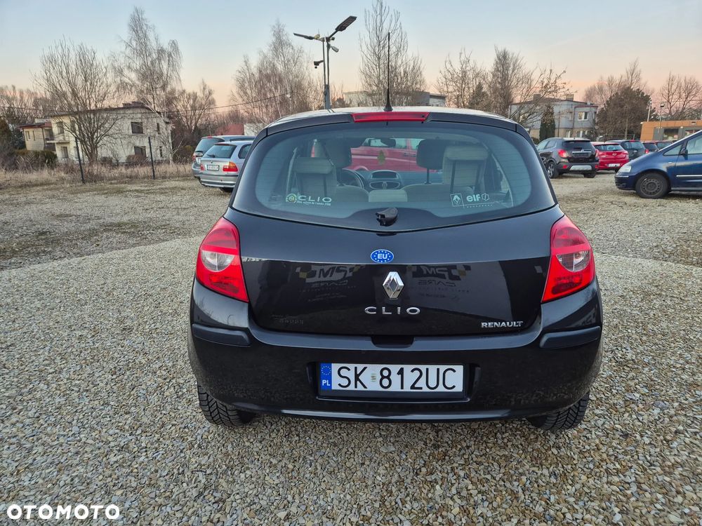 Renault Clio - 10