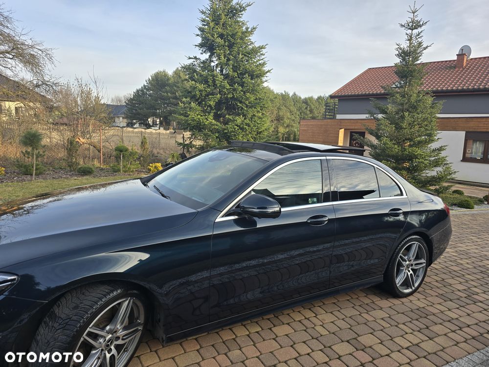 Mercedes-Benz Klasa E 220 d 4-Matic 9G-TRONIC - 30