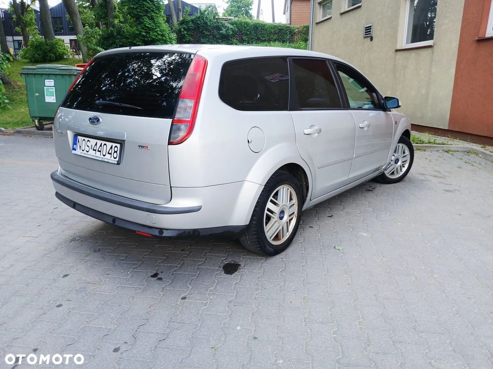 Ford Focus 1.6 TDCi DPF Ghia - 10