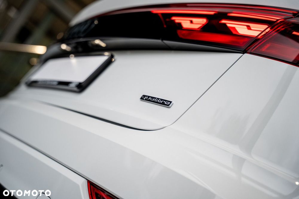 Audi Q8 - 10