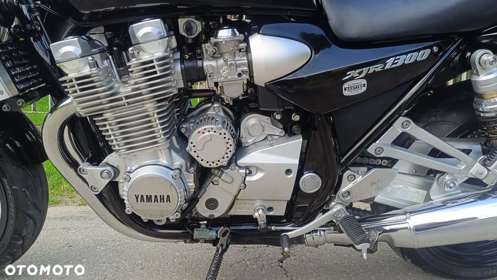 Yamaha XJR - 13