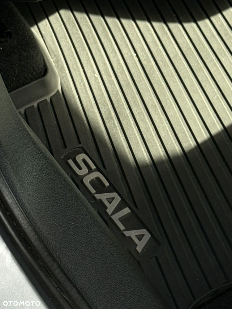 Skoda Scala 1.0 TSI Selection DSG - 33