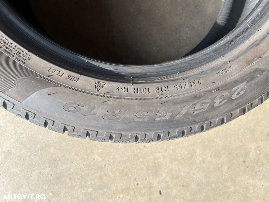 vând 2 anvelope 235/55/19 Pirelli runflat de iarnă ca noi - 5