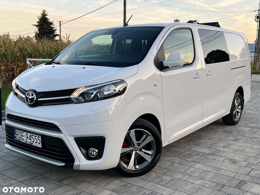Toyota ProAce 2,0-l-D-4D (5-Si.) Autm Verso compact Team Deutschland