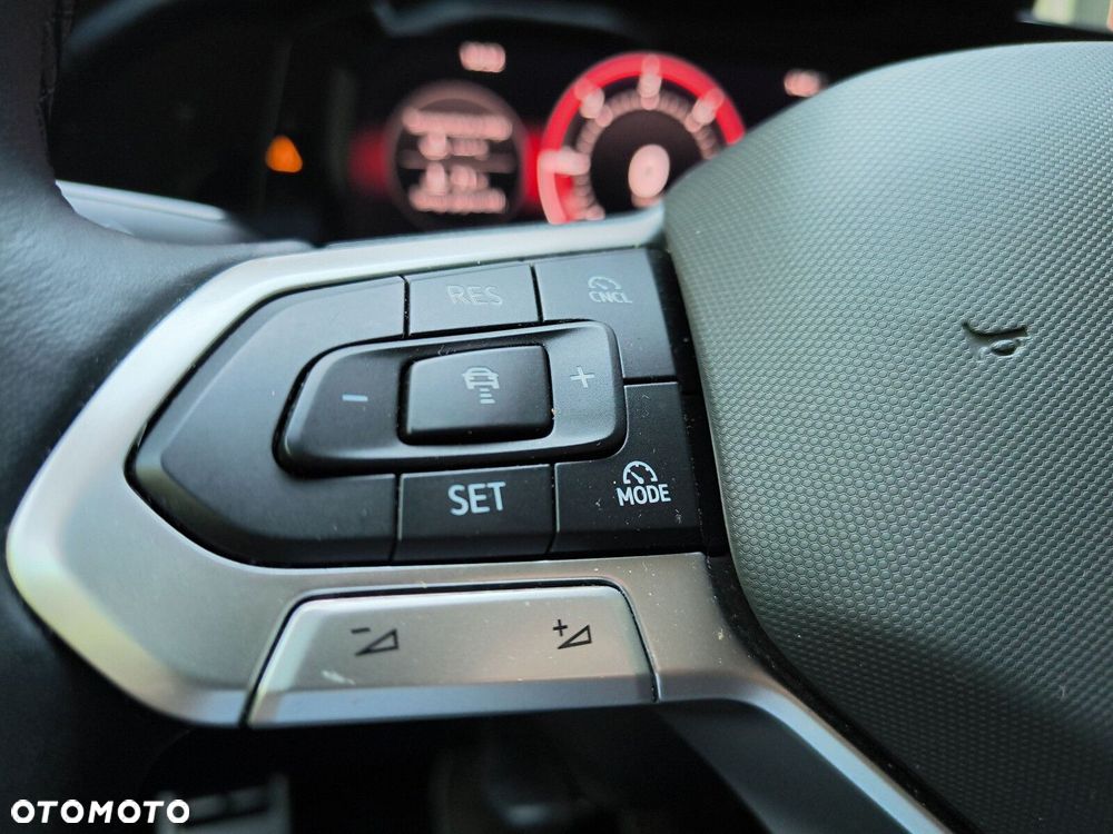 Volkswagen Golf 2.0 TDI Life DSG - 12