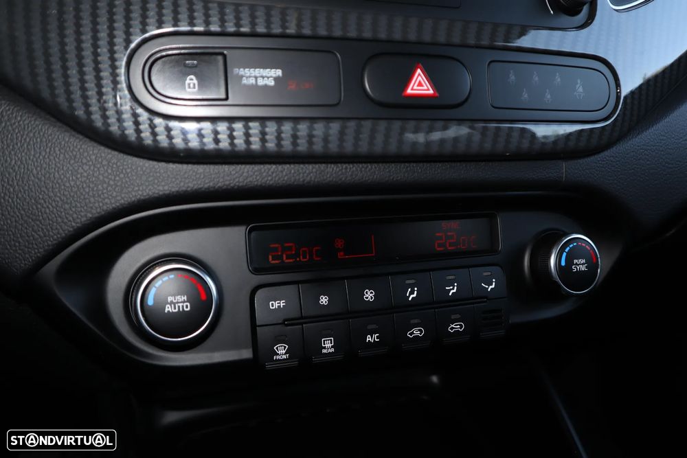 Kia Carens 1.7 CRDi ISG TX - 18