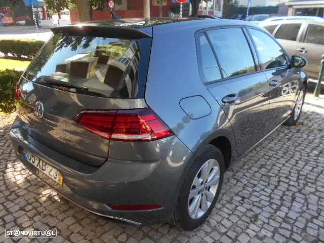 VW Golf 1.6 TDI Confortline - 4