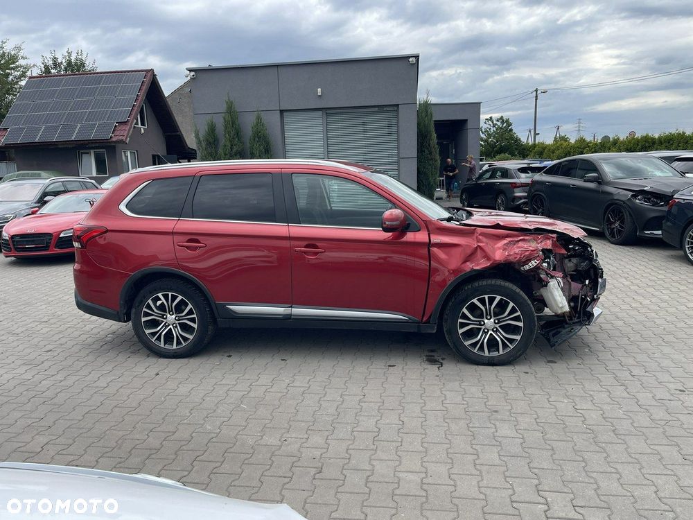 Mitsubishi Outlander 2.2 DI-D 4WD Invite - 3