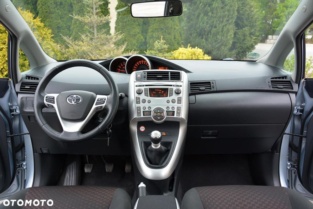 Toyota Verso 2.0 D-4D Premium - 22
