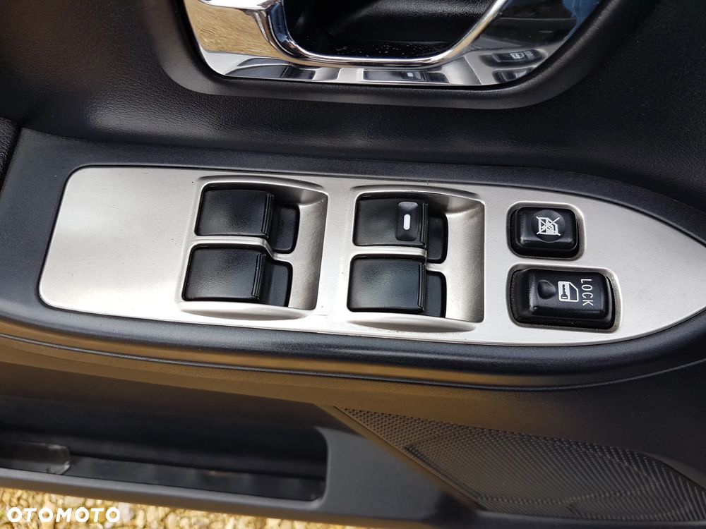 Mitsubishi Pajero 3.2 DI-D Automatik Intense - 25