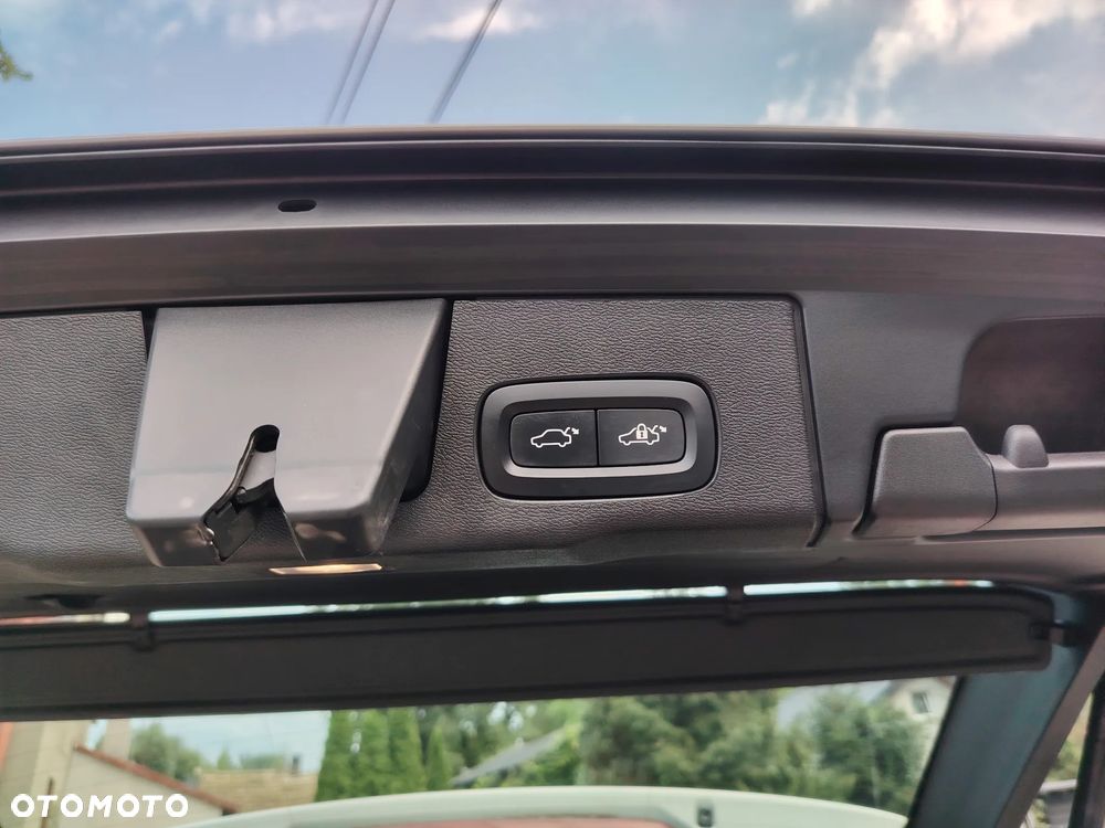 Volvo XC 60 B4 D AWD Inscription - 36