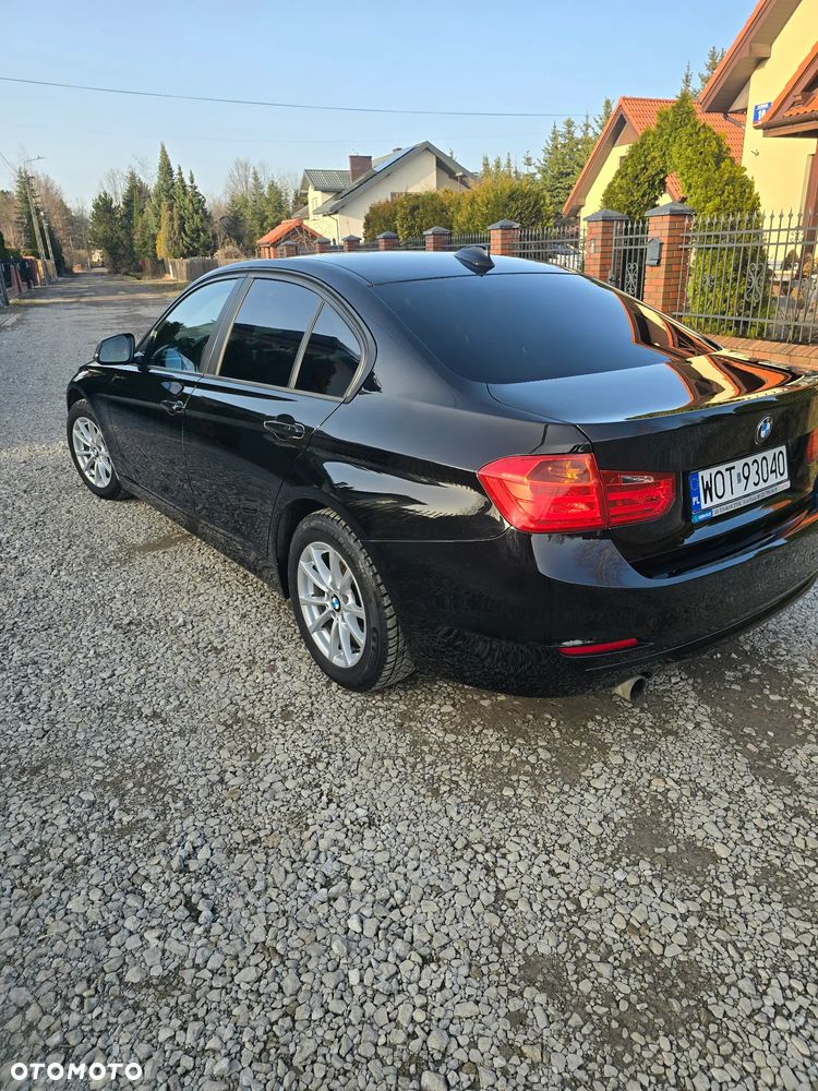 BMW Seria 3 320i xDrive - 2
