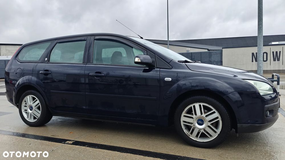 Ford Focus 1.6 Ghia - 8