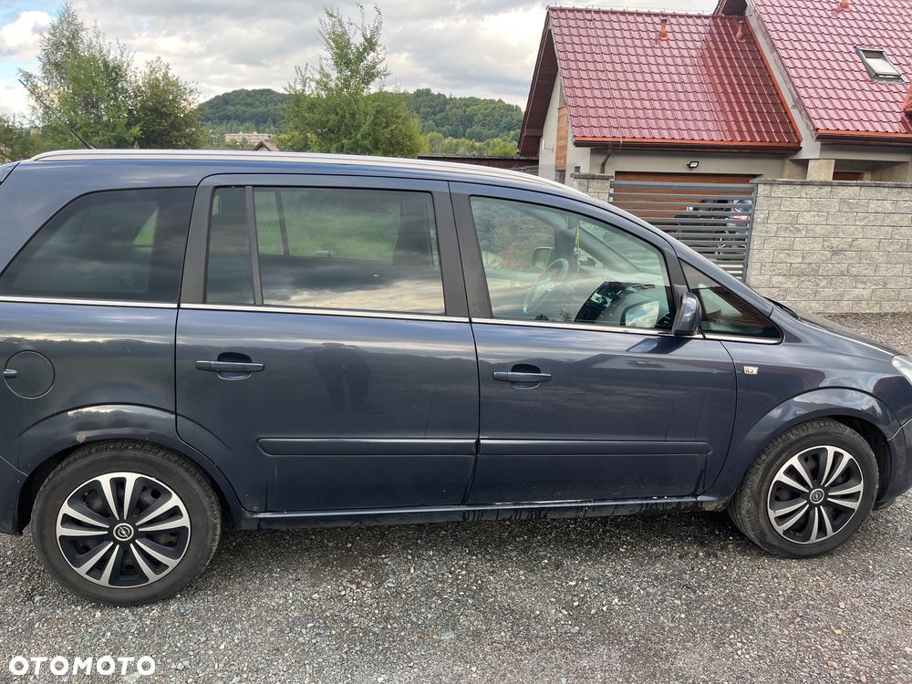 Opel Zafira - 2
