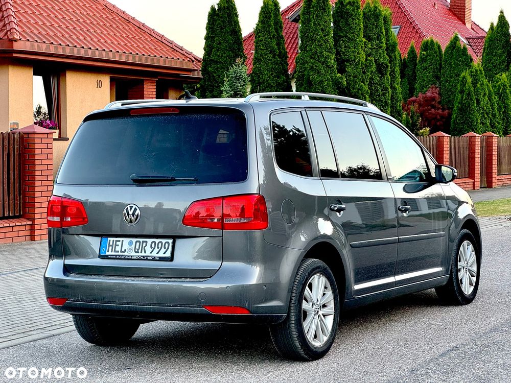 Volkswagen Touran - 12