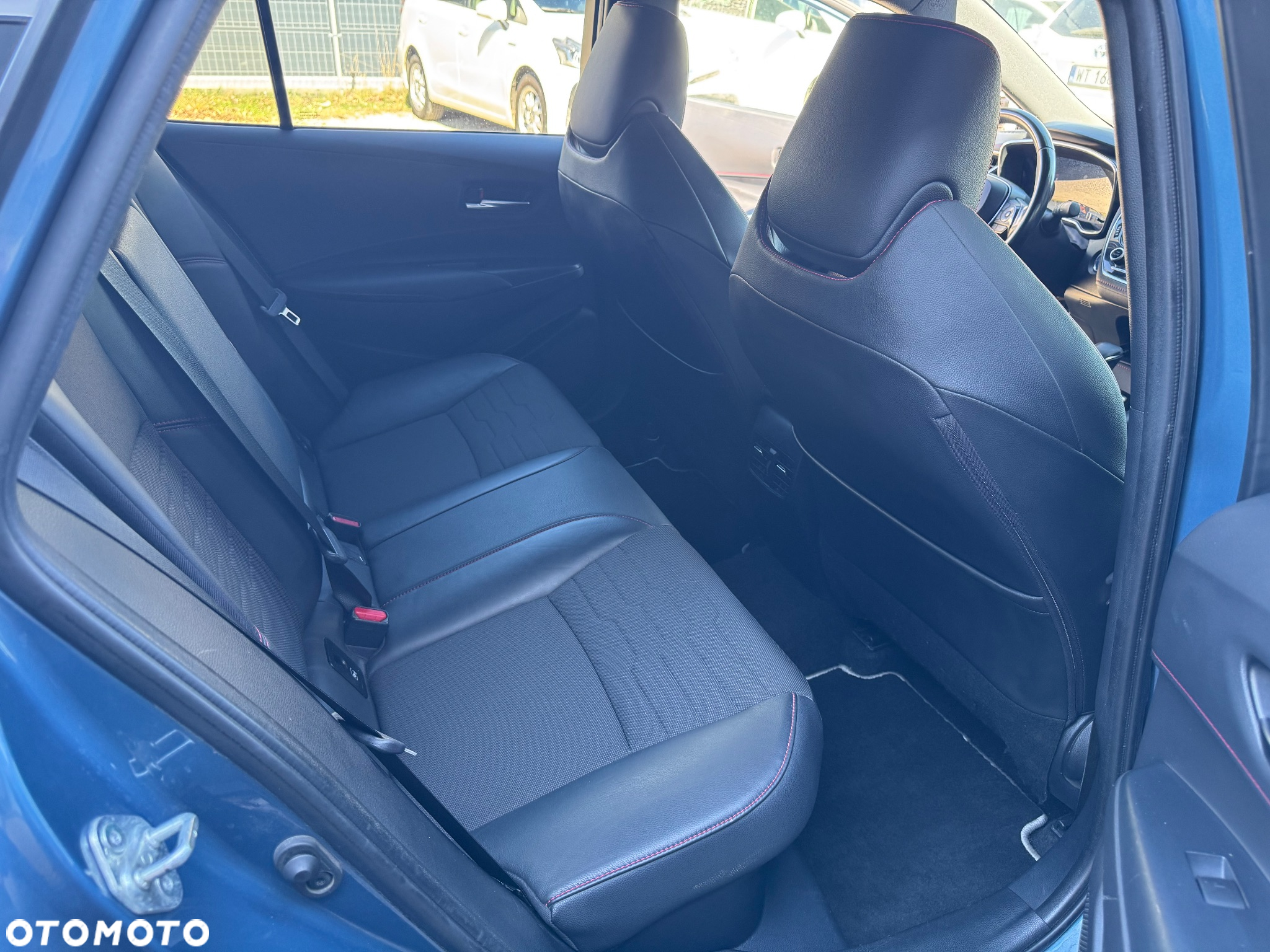 Toyota Corolla 2.0 Hybrid Executive - 23