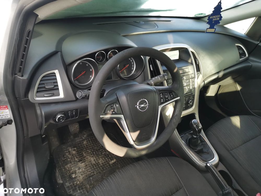 Części Opel Astra J Kombi Z176 - 15