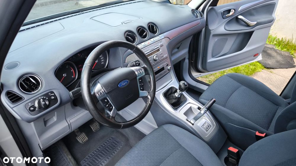 Ford Galaxy - 9