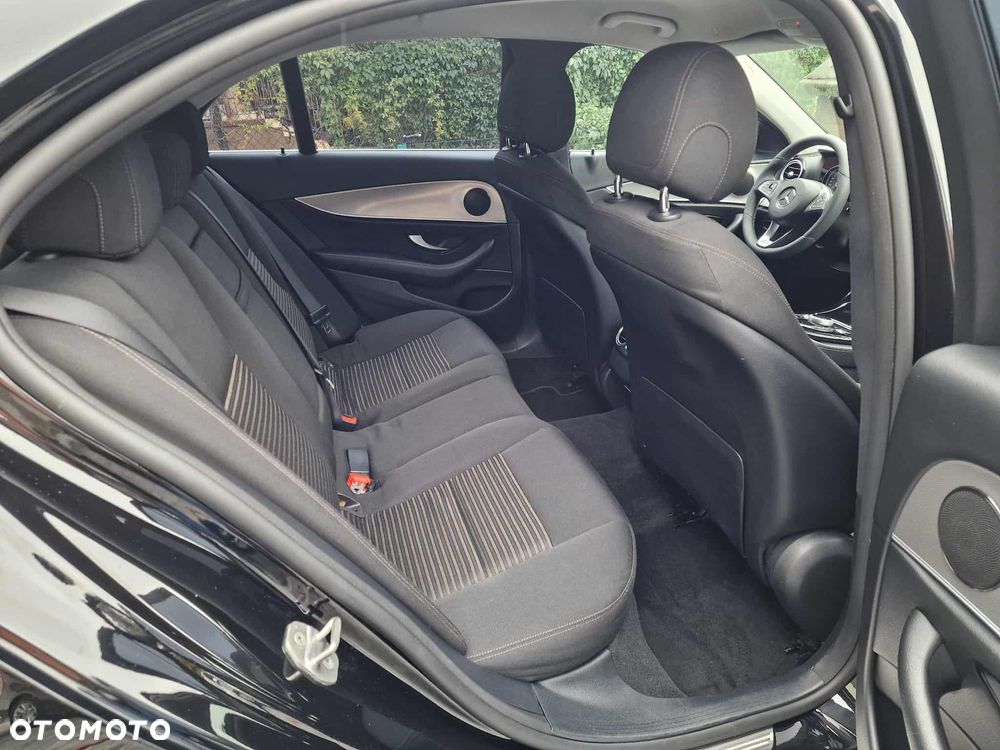 Mercedes-Benz Klasa E 220 d 9G-TRONIC - 9