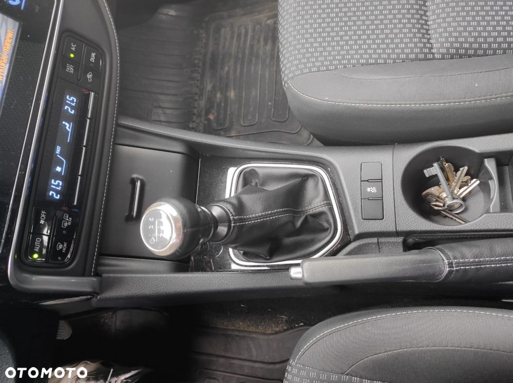 Toyota Corolla 1.6 Comfort - 16