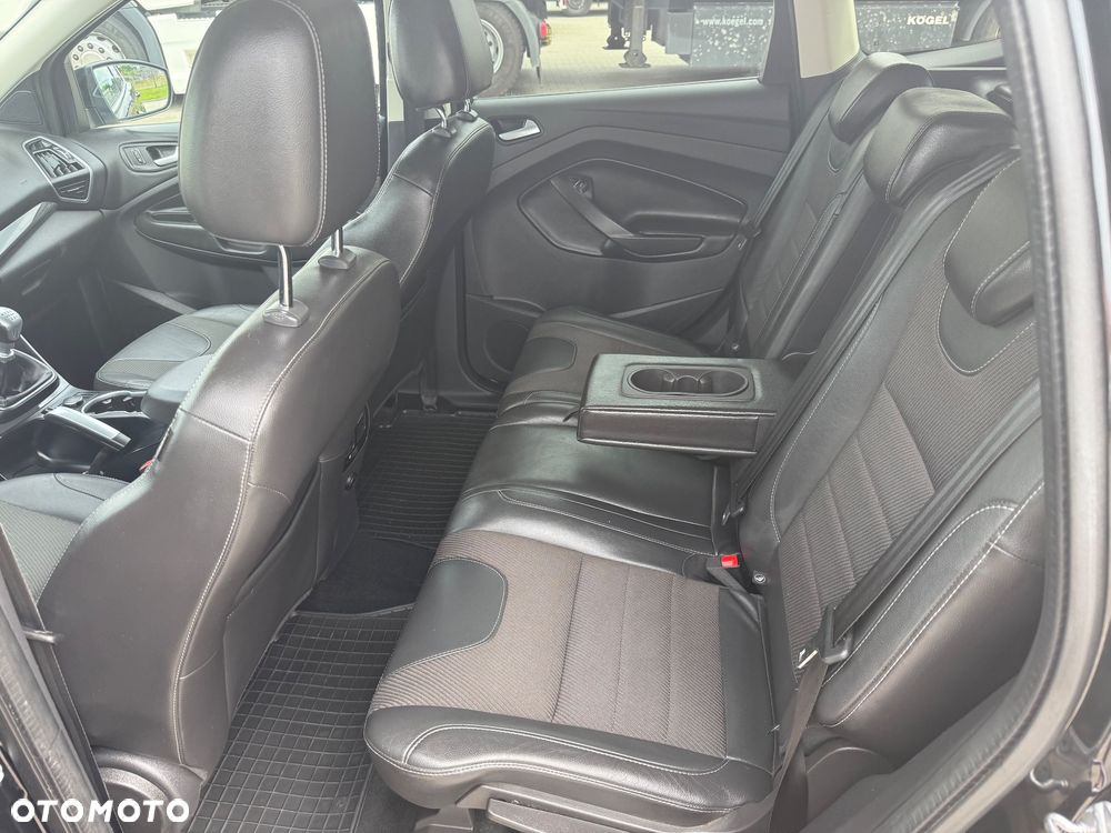 Ford Kuga 2.0 TDCi 2x4 Titanium - 18