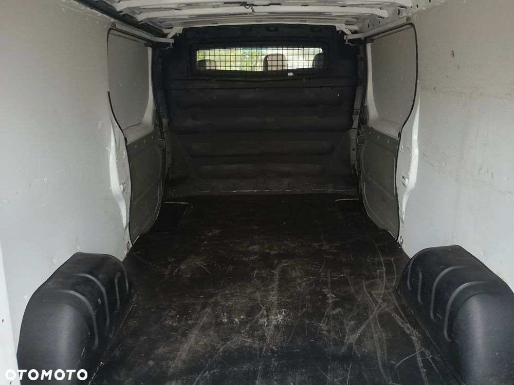 Opel Vivaro - 18