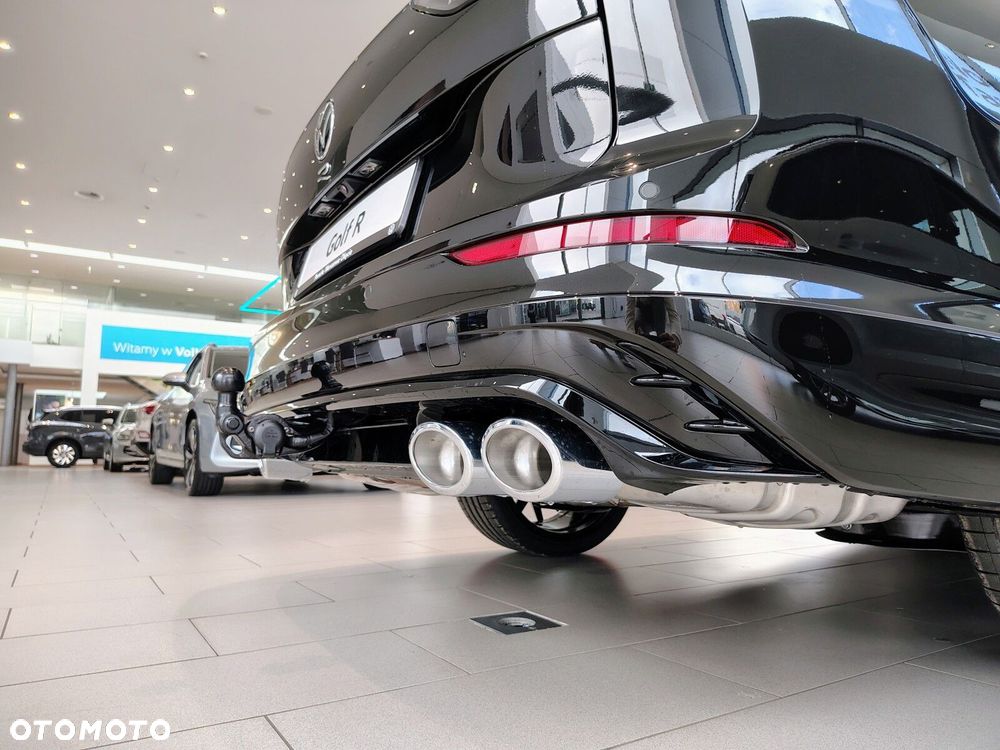 Volkswagen Golf - 10