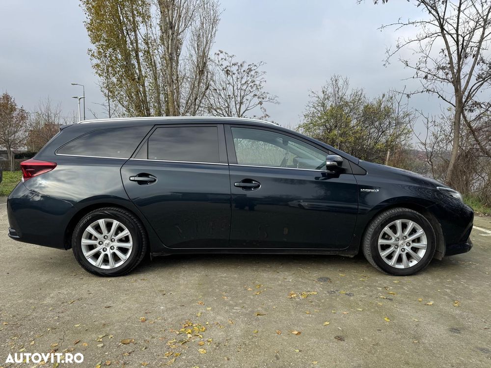 Toyota Auris 1.8 L VVT-i TS Hybrid Luna - 3