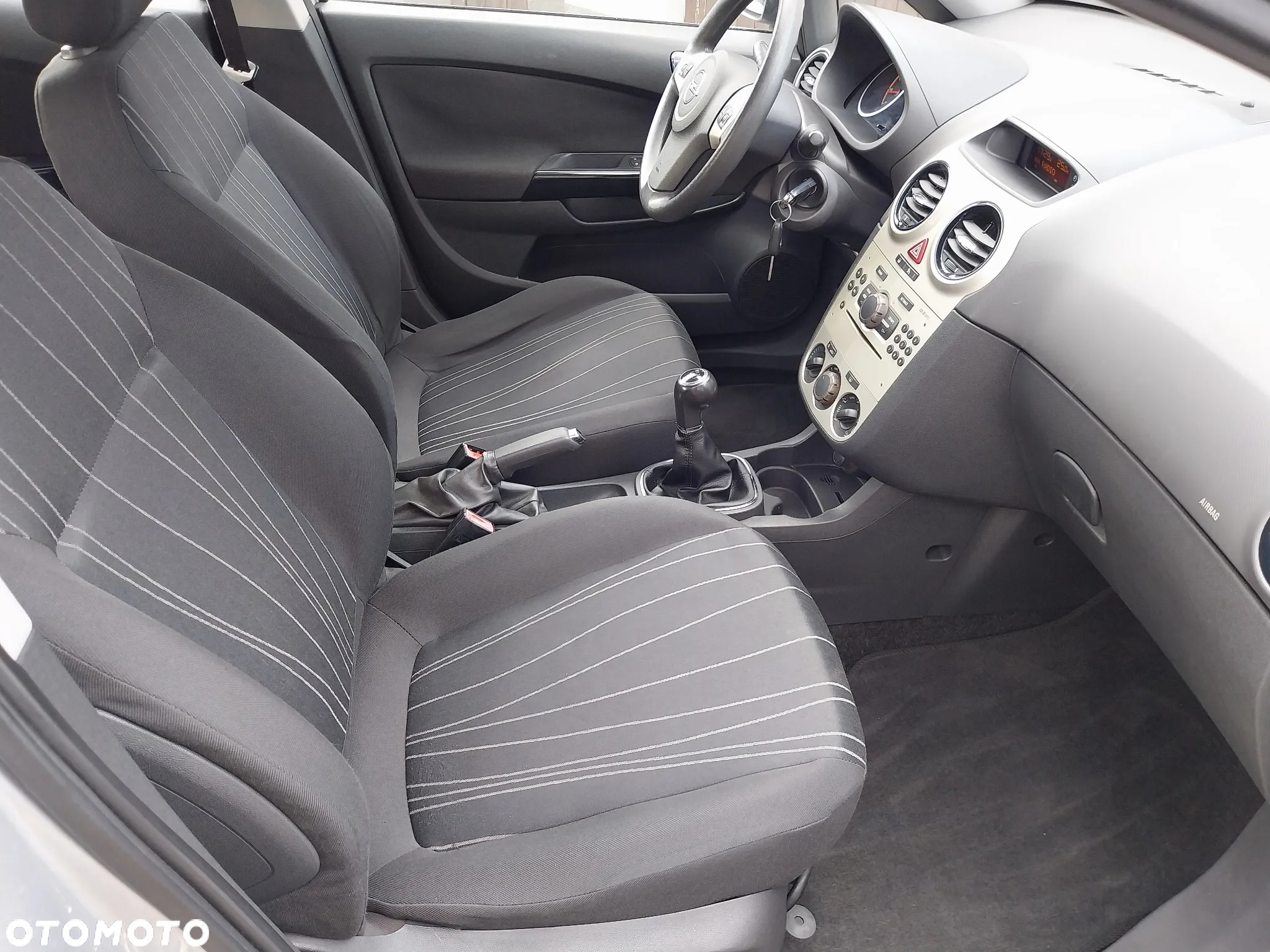 Opel Corsa 1.2 16V Edition - 7