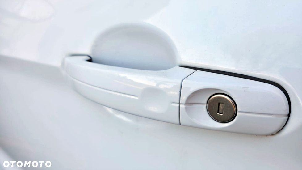 Ford Kuga 2.0 TDCi 2x4 ST-Line - 24