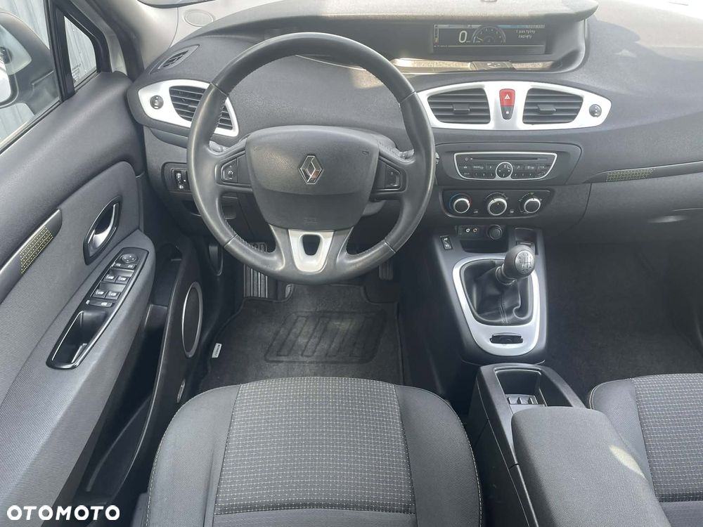 Renault Scenic 1.6 16V Infinity - 23