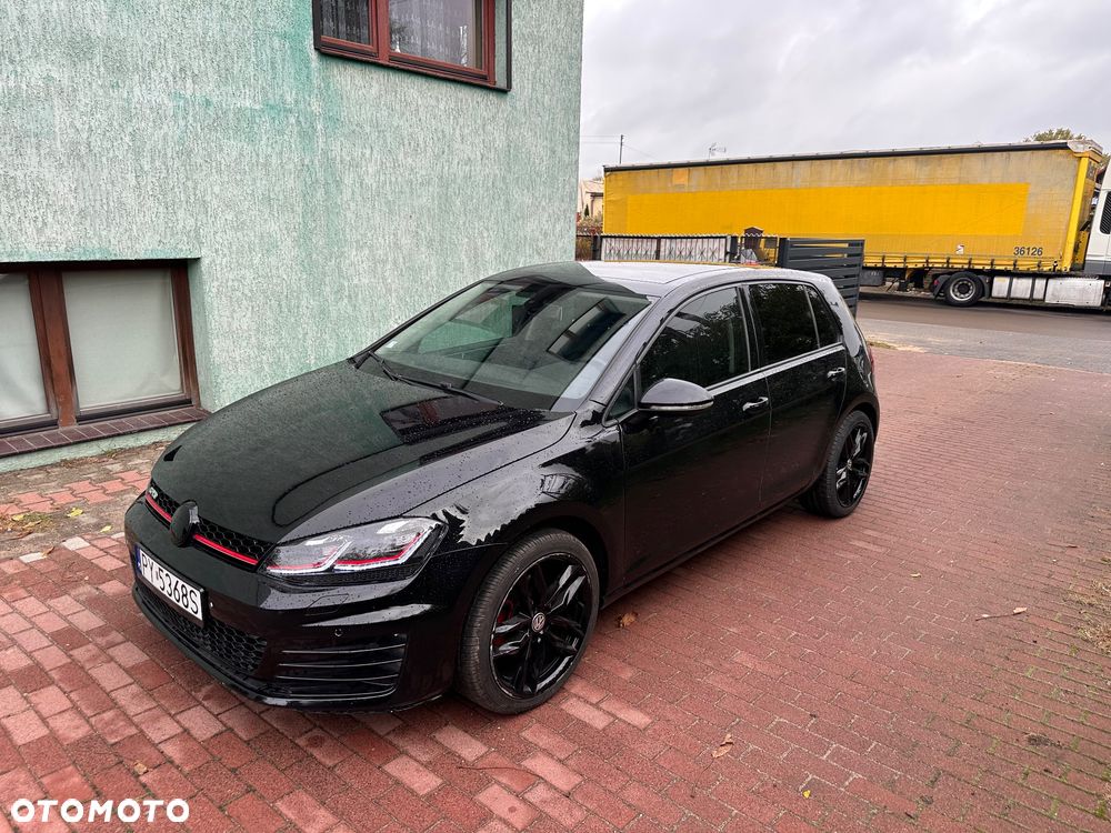 Volkswagen Golf - 4