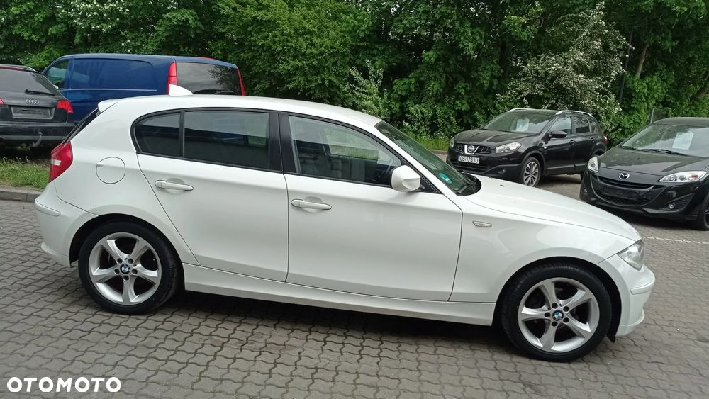 BMW Seria 1 116i - 24