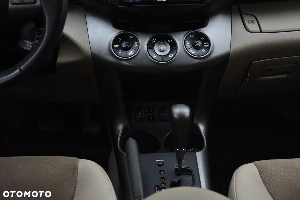 Toyota RAV4 2.0 VVT-i Prestige NAVI MS - 17