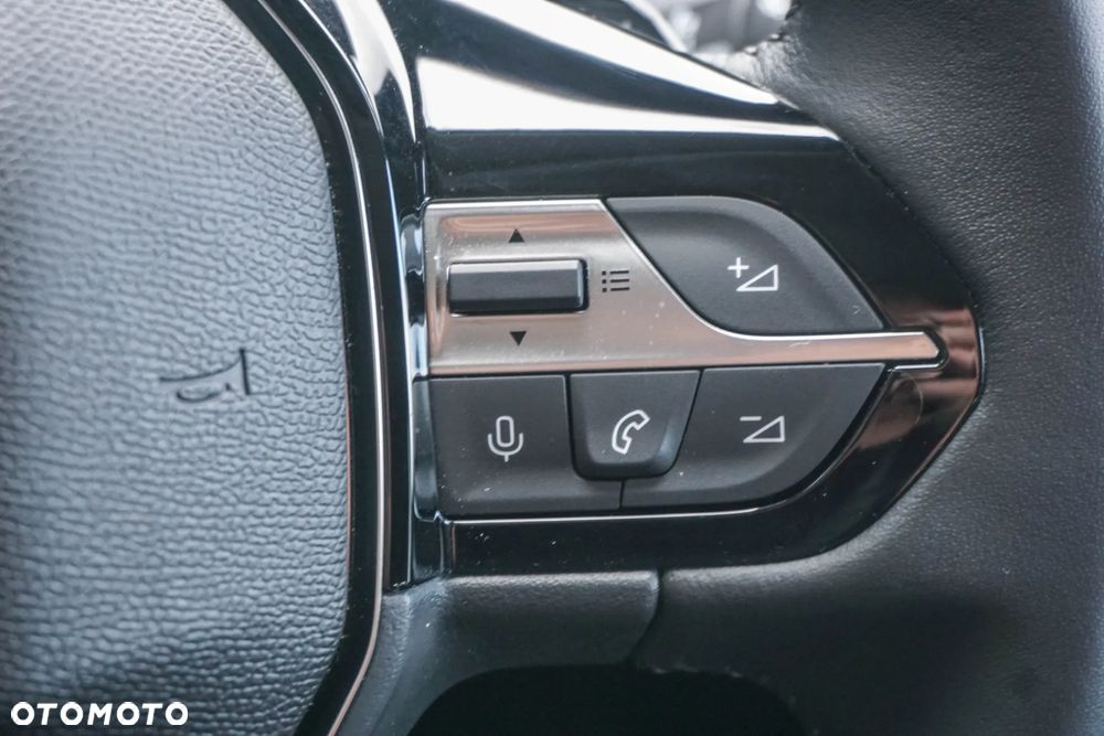 Peugeot 408 1.6 Plug-In Hybrid 225 Allure EAT8 - 13