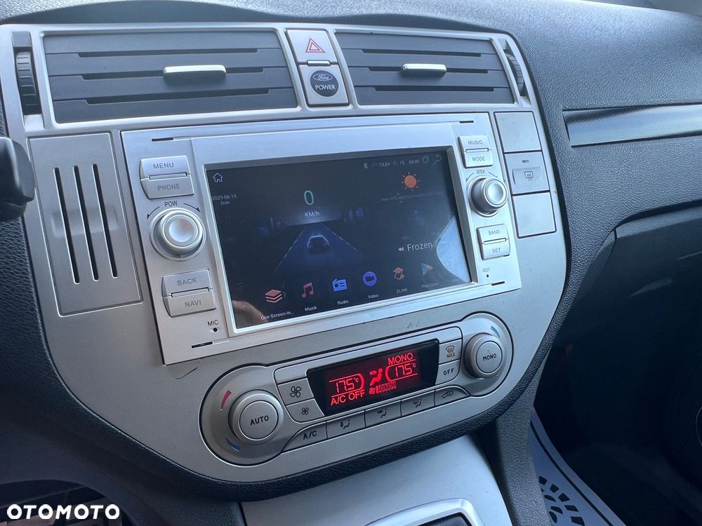 Ford Kuga 2.0 TDCi 4x4 Titanium - 29