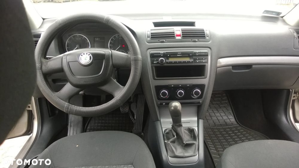 Skoda Octavia 1.6 Elegance - 12