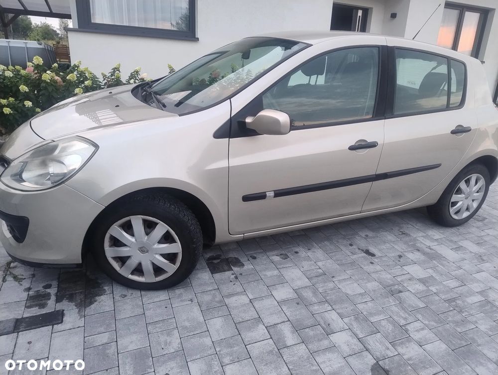 Renault Clio 1.2 16V Exception - 1