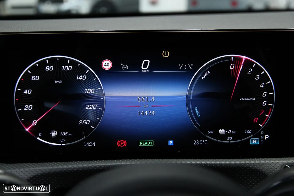 Mercedes-Benz A 250 e 8G-DCT AMG Line - 23